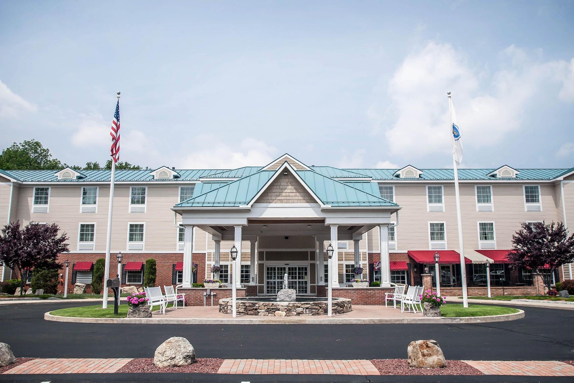 Vista Exterior Comfort Inn & Suites Sturbridge - Brimfield