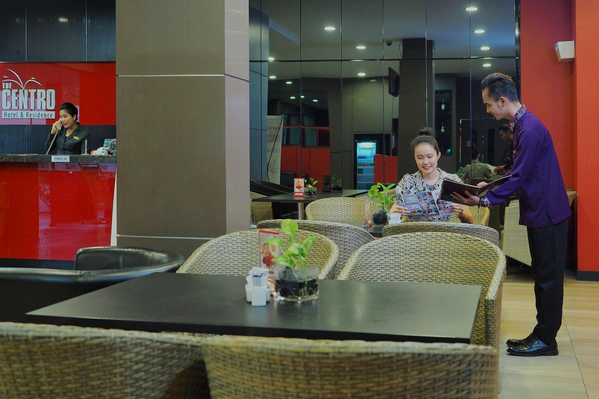 Restaurant The Centro Hotel & Residence by Orchardz
