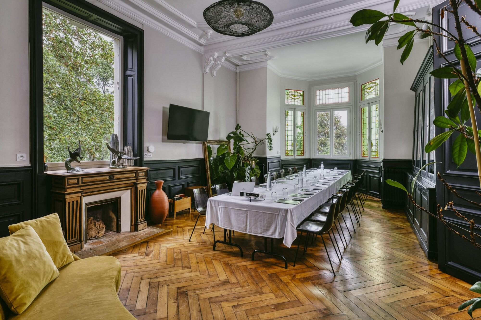 Vista Lobby Château des Forges