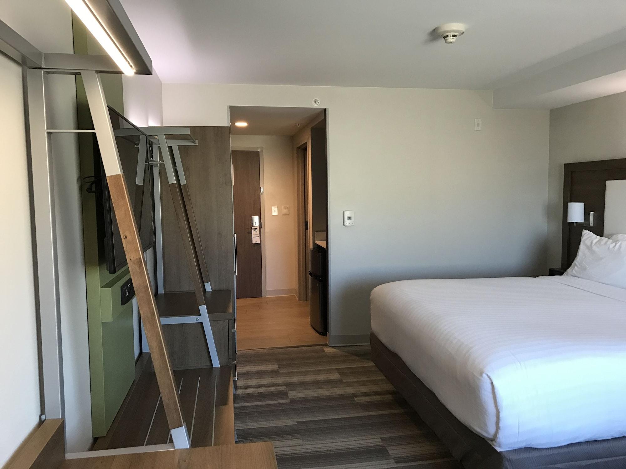 Habitación Holiday Inn Express & Suites Miami Airport East by IHG