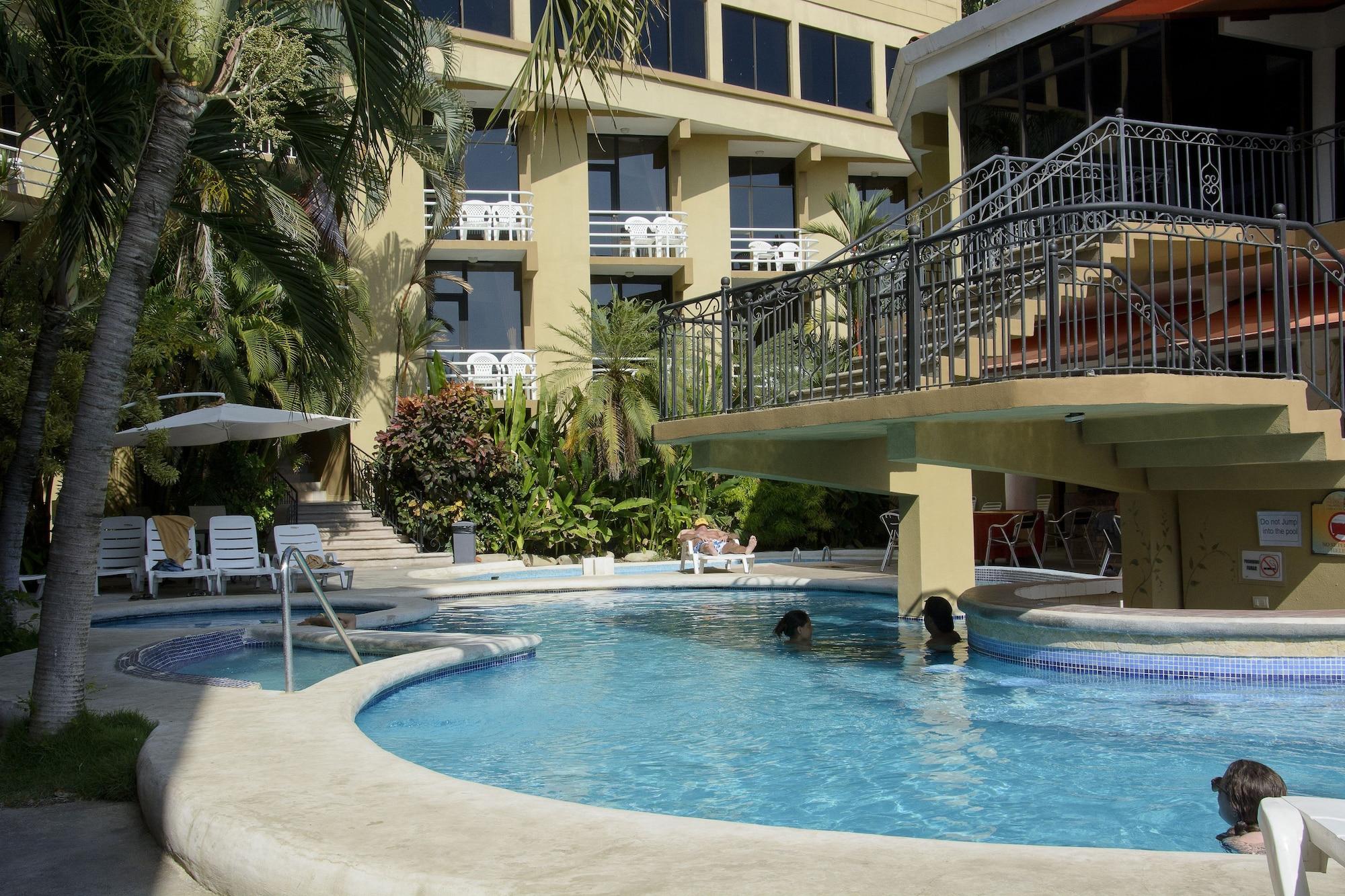 Vista Piscina Balcon del Mar Beach Front Hotel