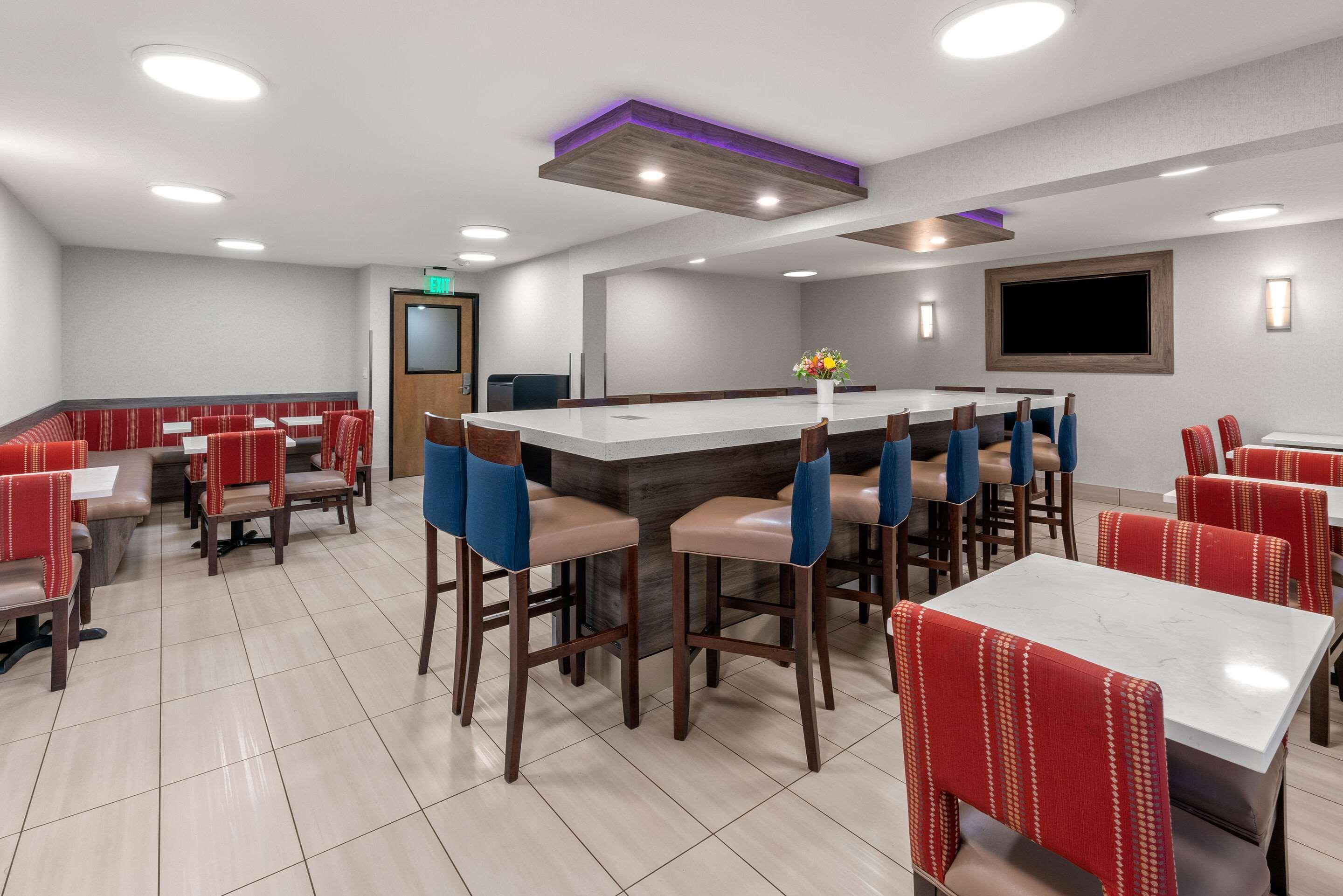 Restaurant Comfort Inn & Suites Beaverton - Portland West
