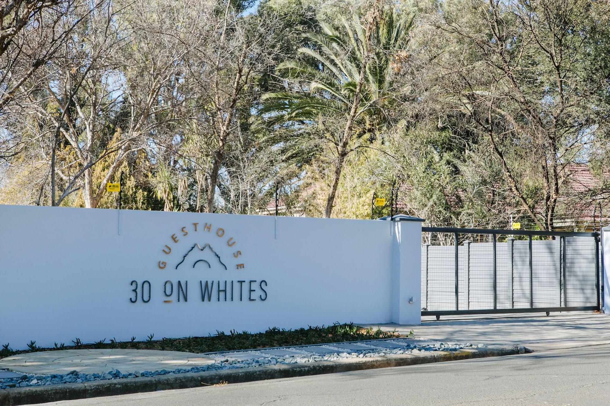 Vista Exterior 30 on Whites Guesthouse
