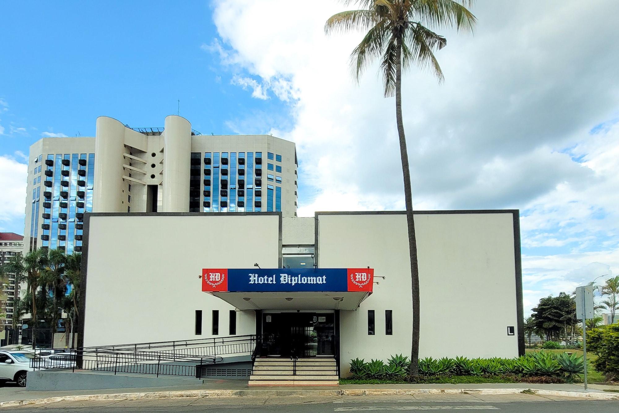 Varios Hotel Diplomat by Bsb Inn