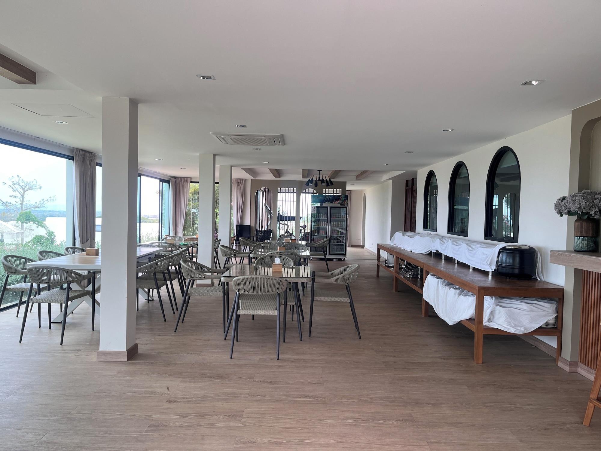 Restaurant The Peak Hill Pool Villa