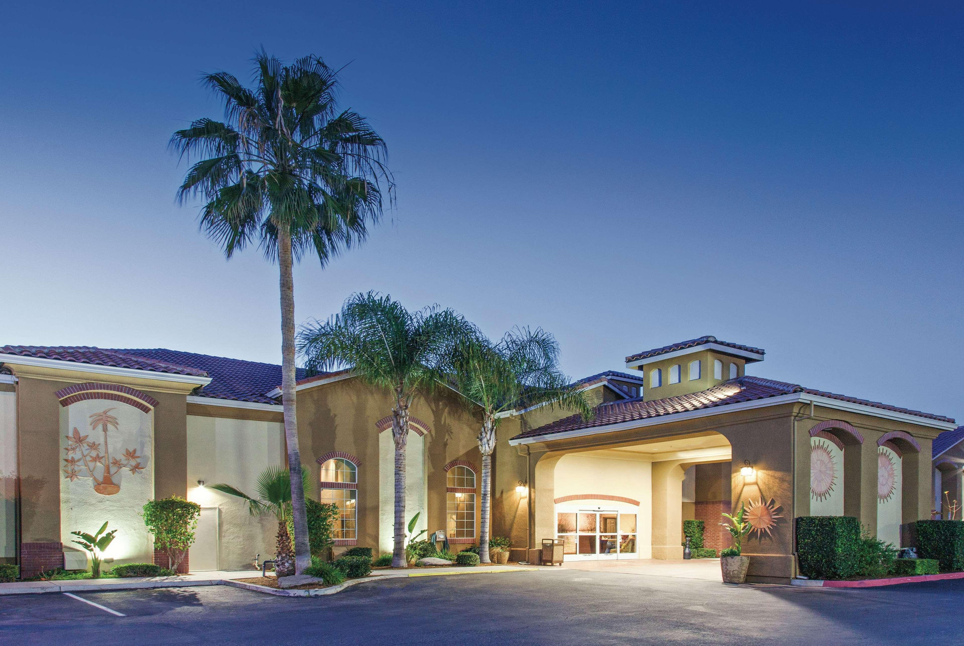 Vista Exterior La Quinta Inn & Suites by Wyndham Los Banos