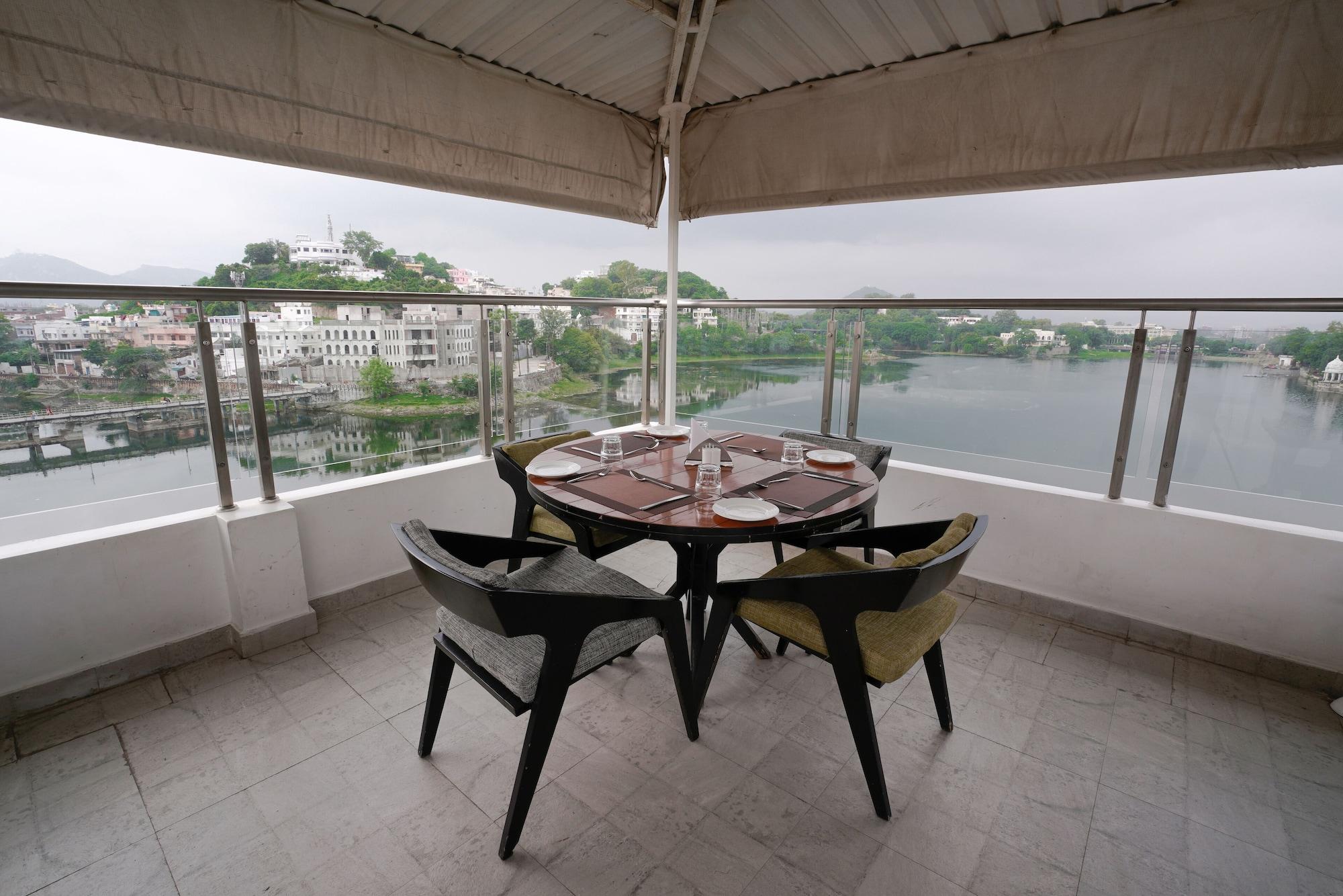 Restaurant Rajdarshan - A Lake View Hotel in Udaipur