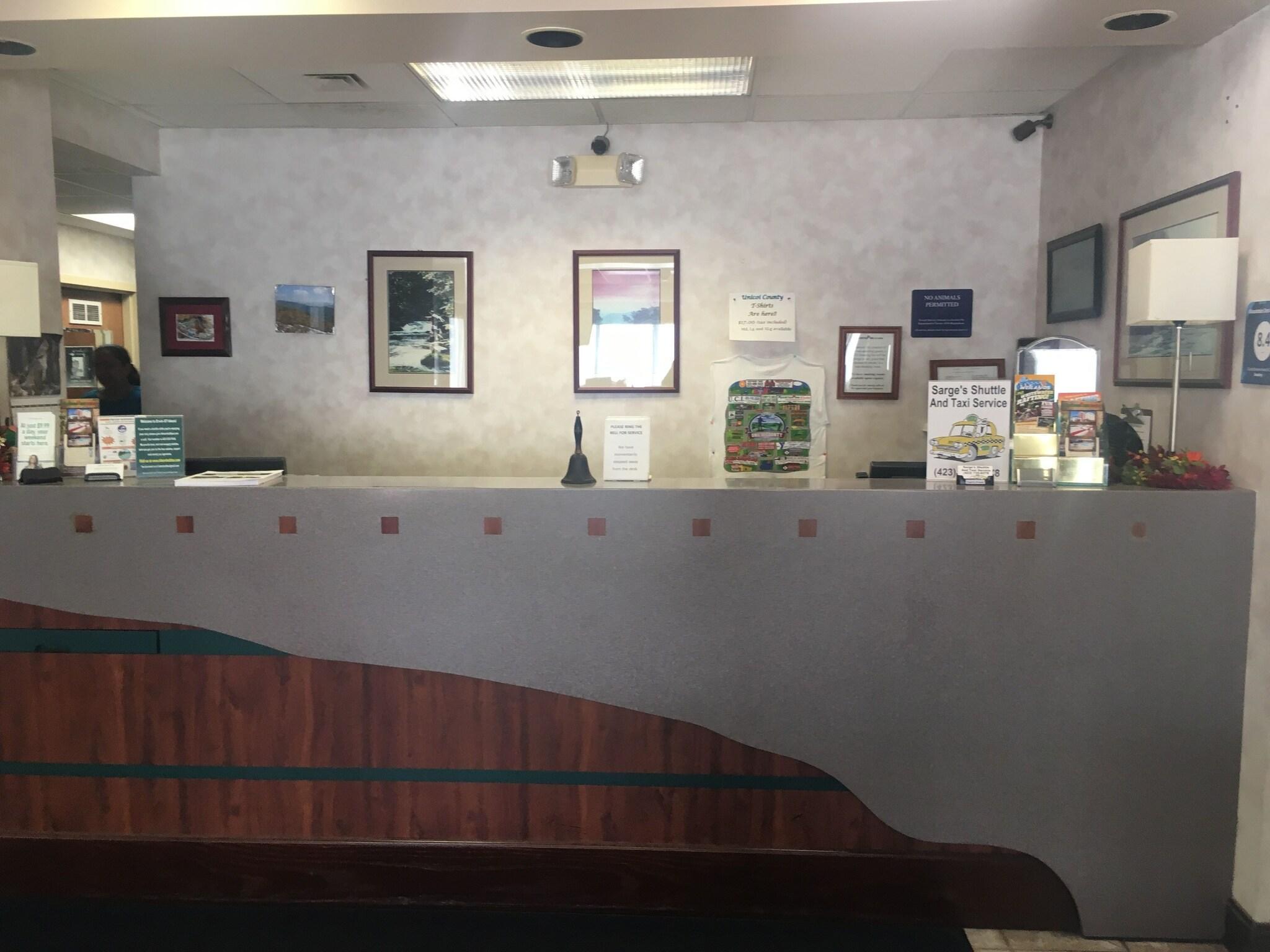 Vista Lobby Mountain Inn & Suites