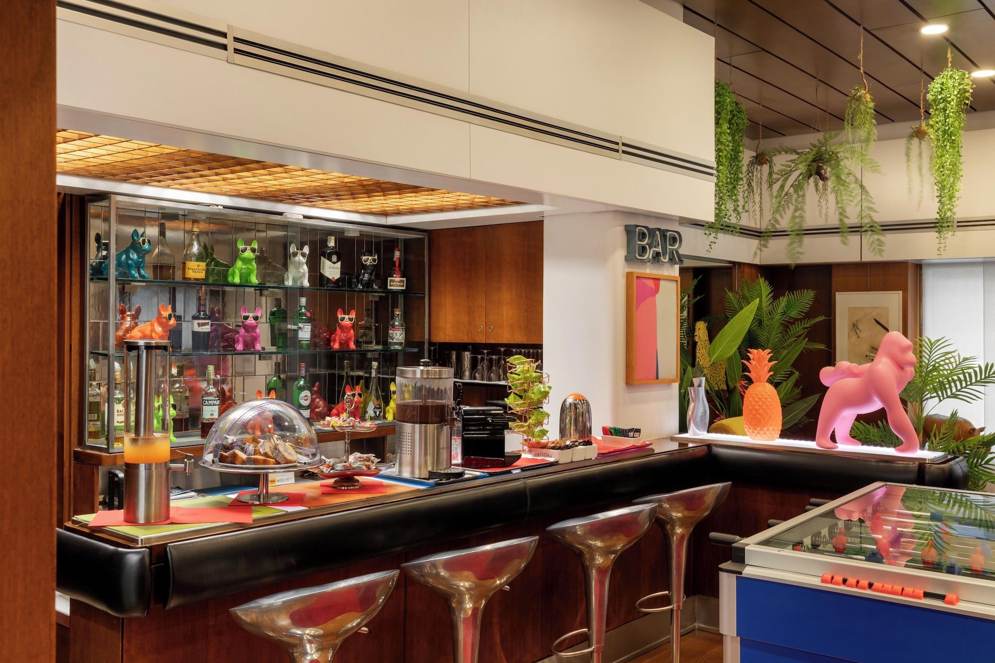 Bar/Salón Hotel Mediolanum
