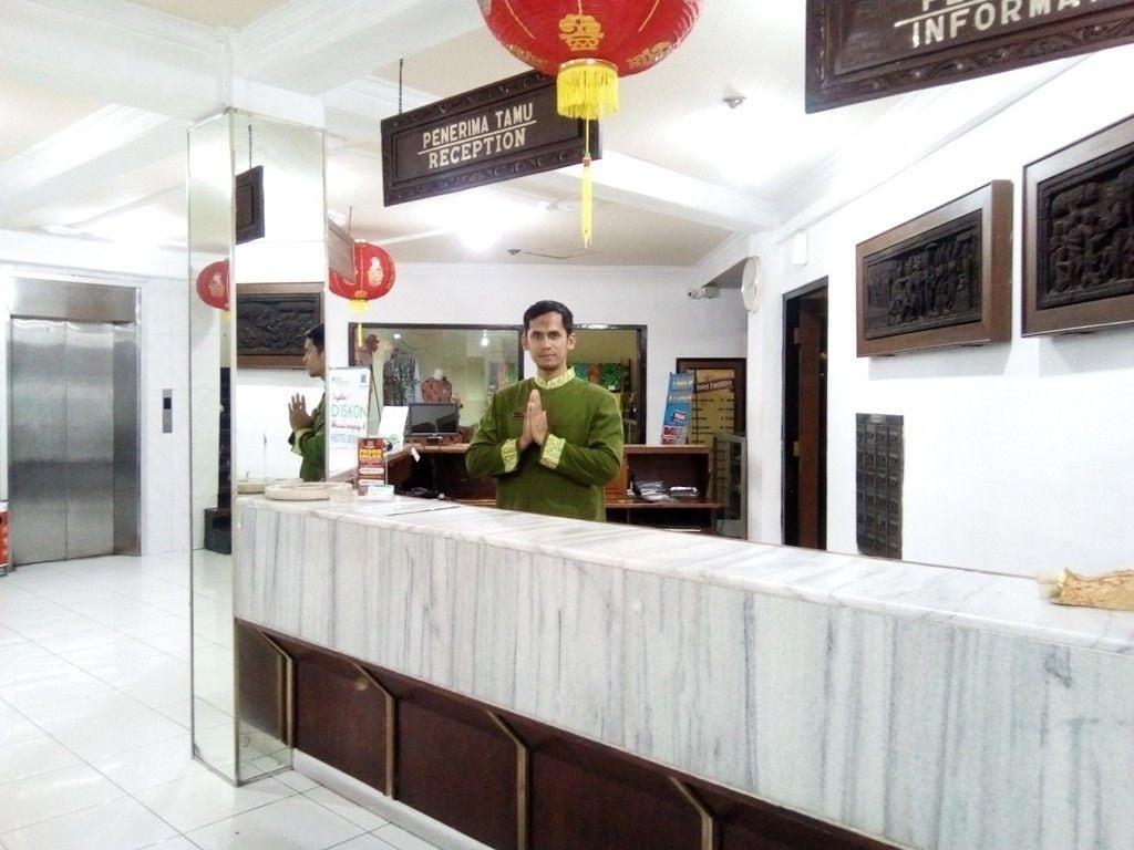 Vista Lobby Hotel Merdeka Madiun