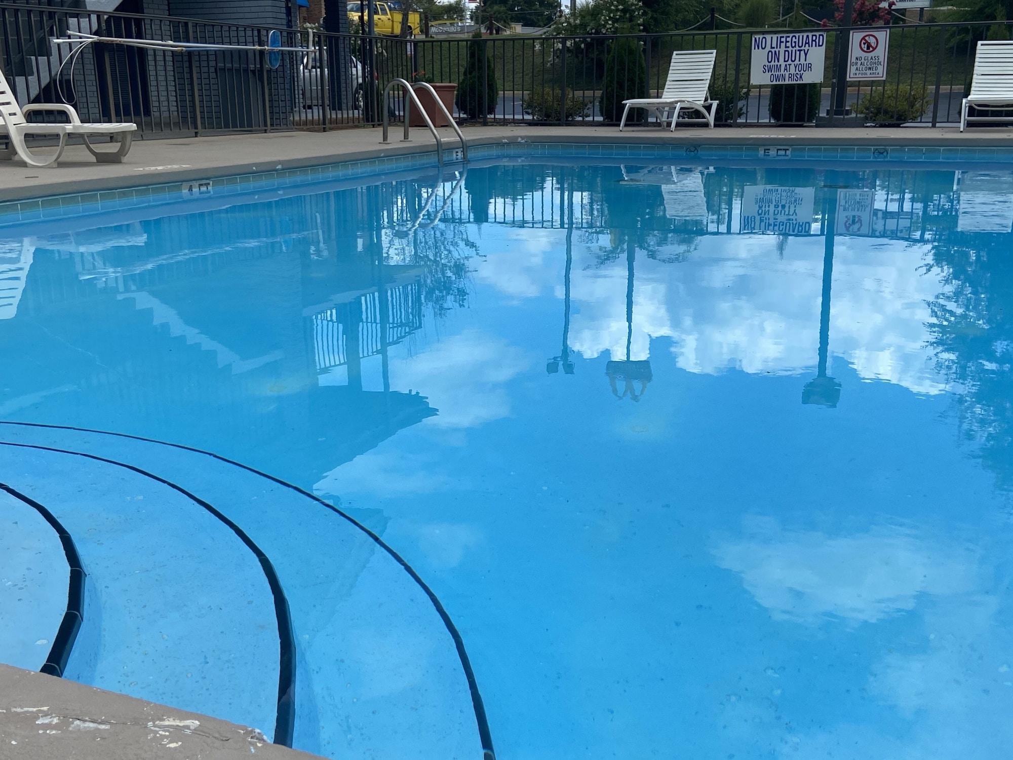 Vista Piscina Quality Inn Clinton - Laurens I-26