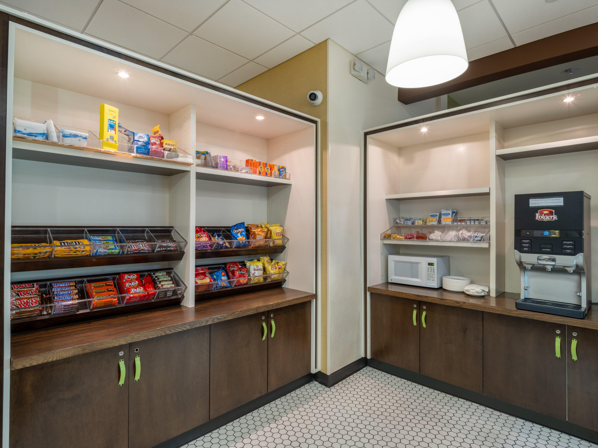 Vista Lobby Holiday Inn Greensboro Coliseum by IHG