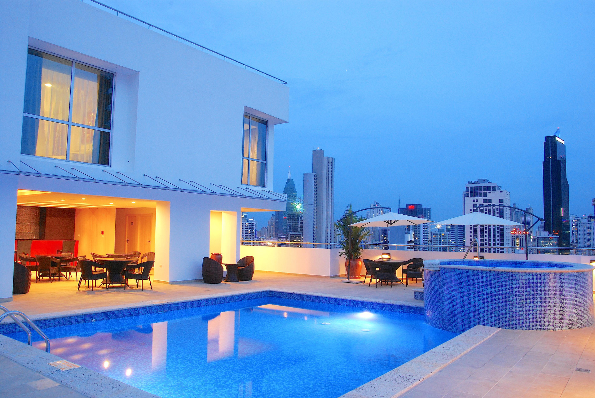 Vista Piscina Tryp by Wyndham Panama Centro
