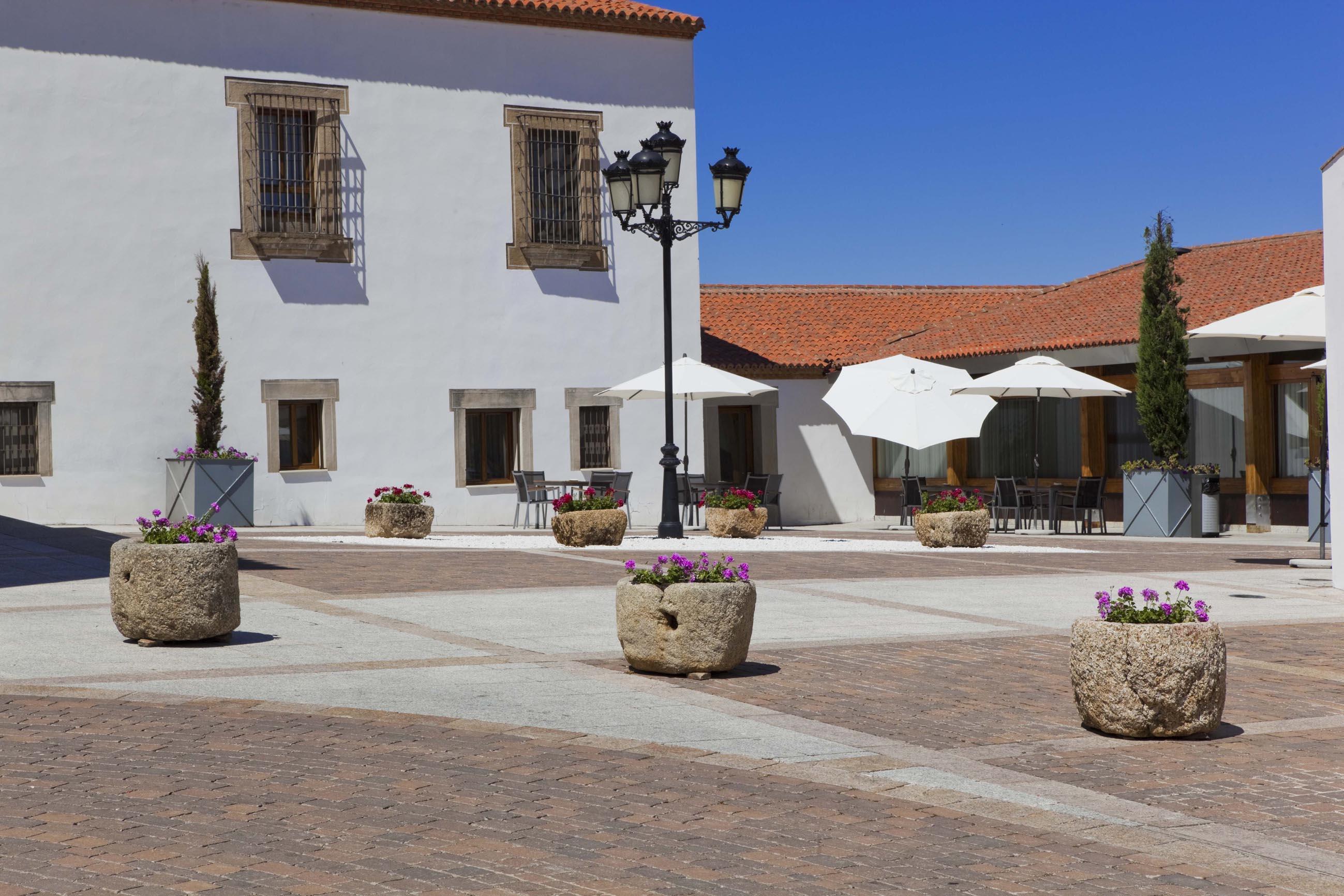 Vista Exterior Hotel Hospes Palacio de Arenales & Spa