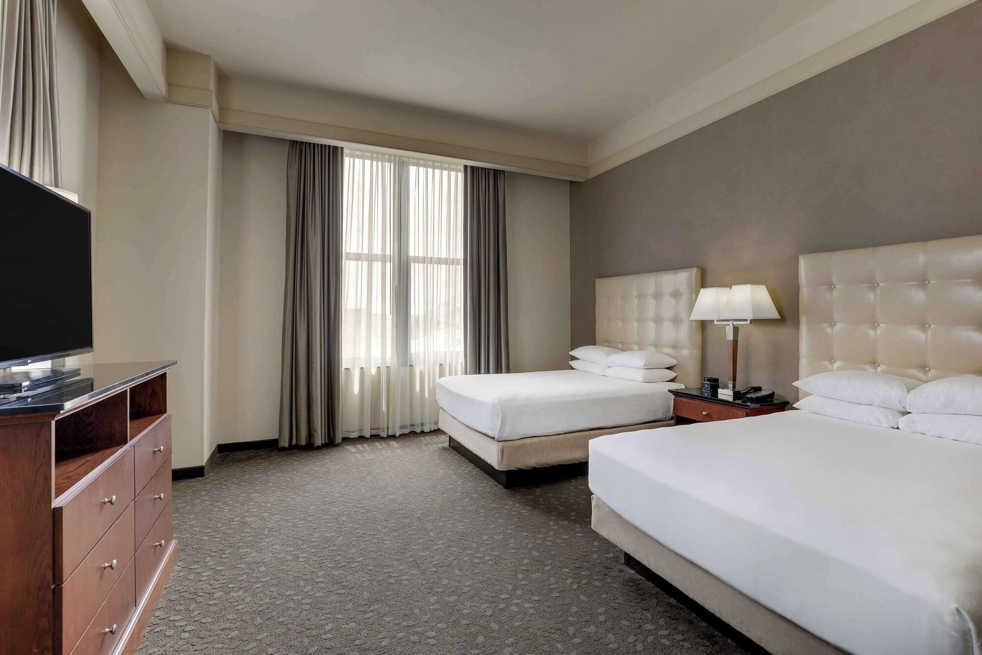 Habitación Drury Plaza Hotel New Orleans