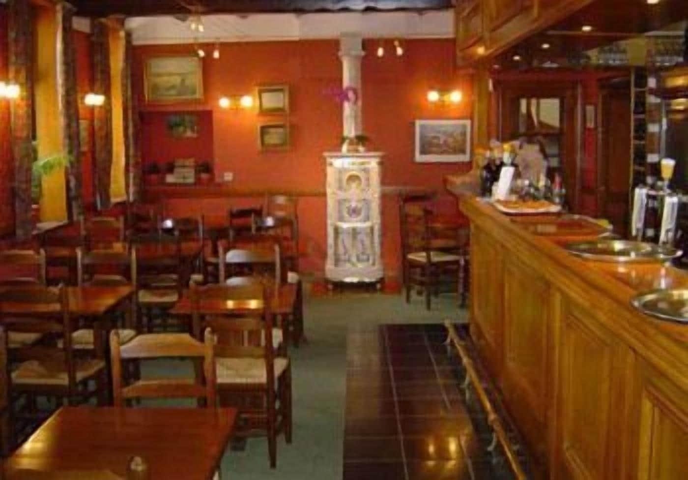 Bar/Salón Auberge le XIXème