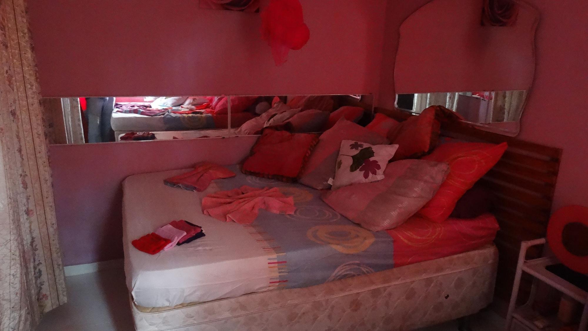 Varios Hotel Tsankara