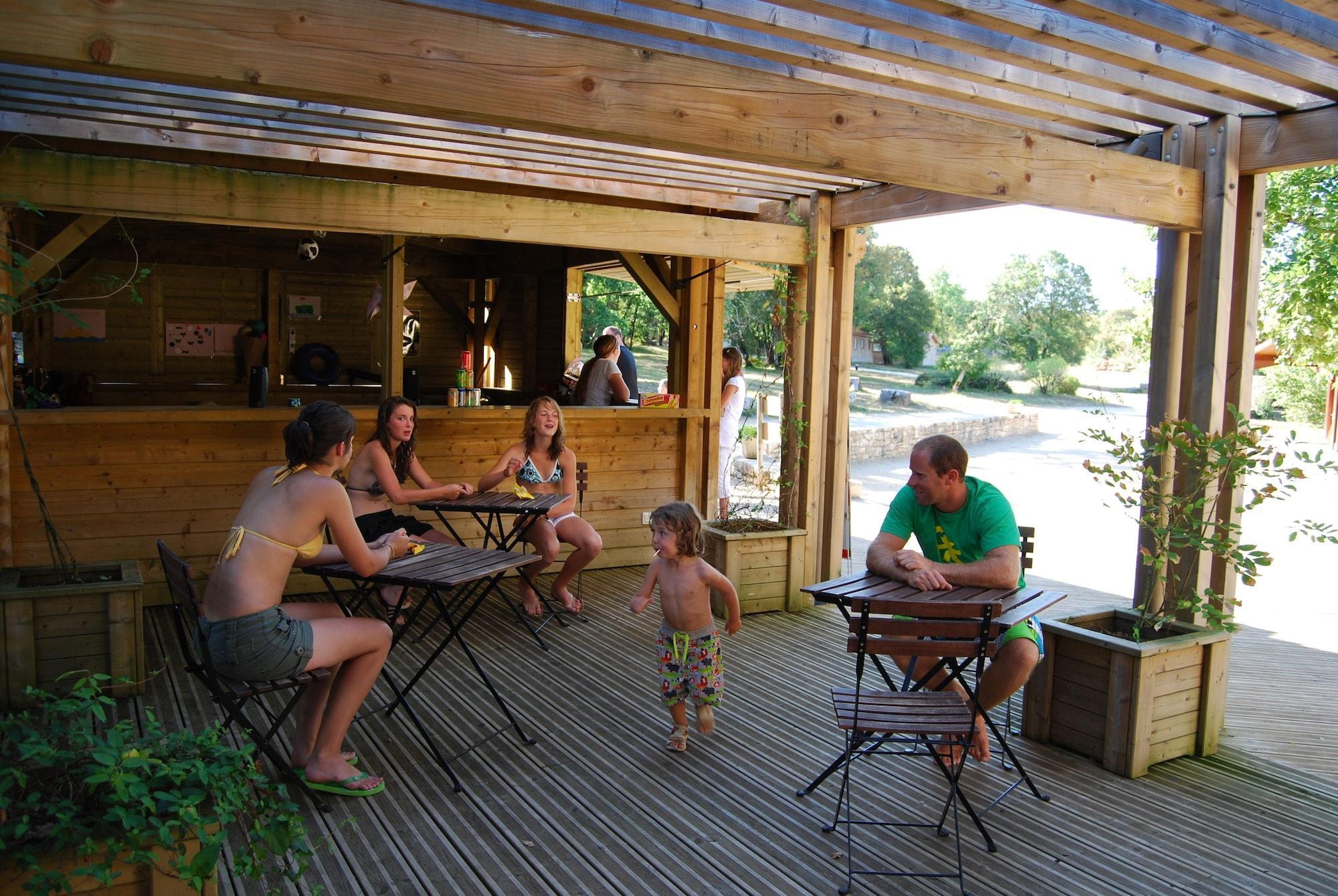 Bar/Salón Lagrange Vacances Les Sa Galia Res