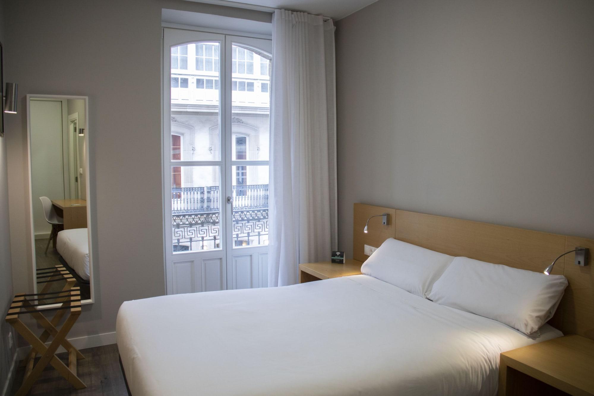 Varios Alda Alborán Rooms