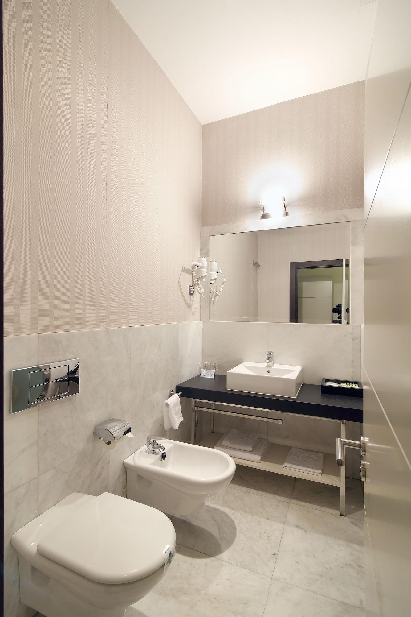 Equipamiento de Habitación Alhambra Suites