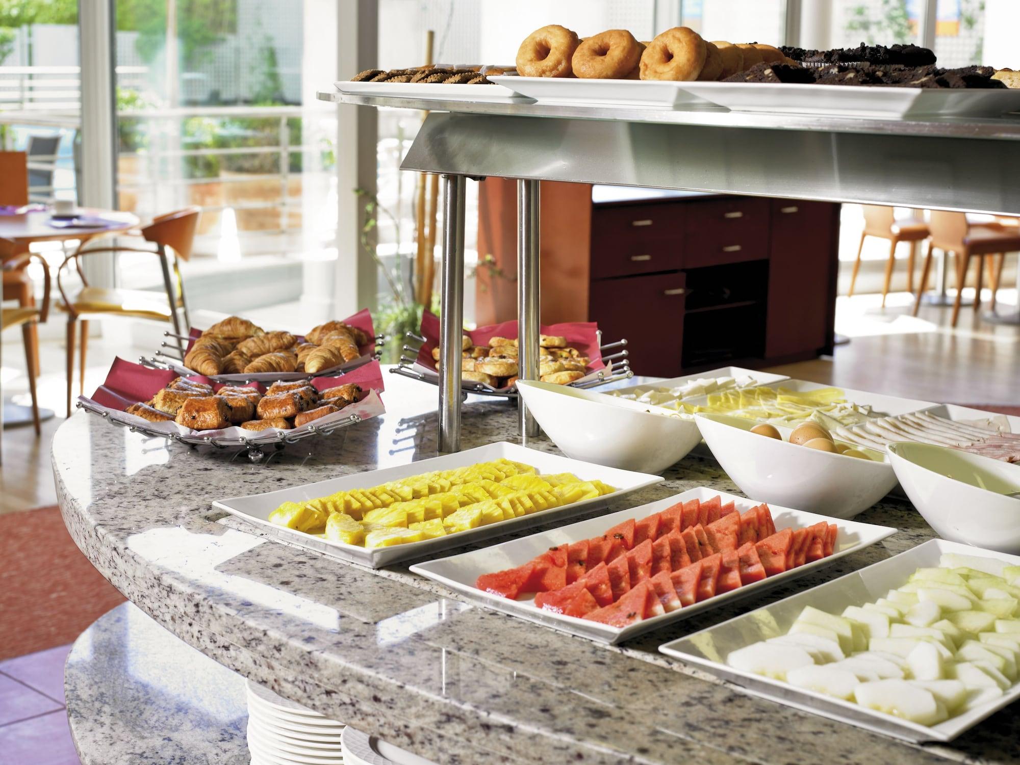 Restaurant Ibis Styles Barcelona Sant Joan Despi