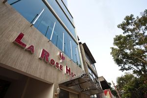 Alojamiento - La Rose Hotel