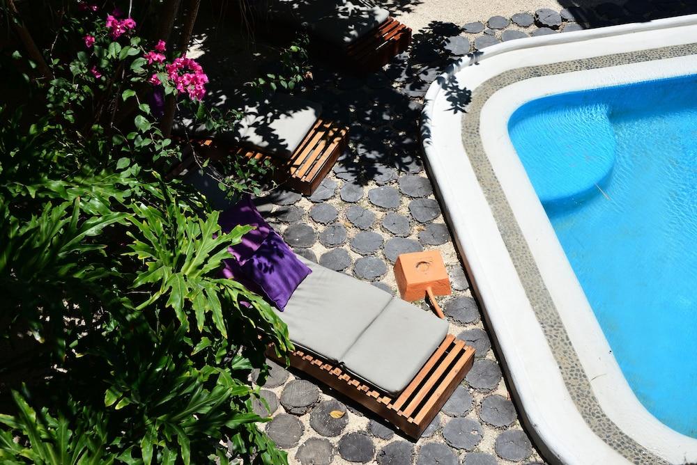 Vista Piscina The Orange House