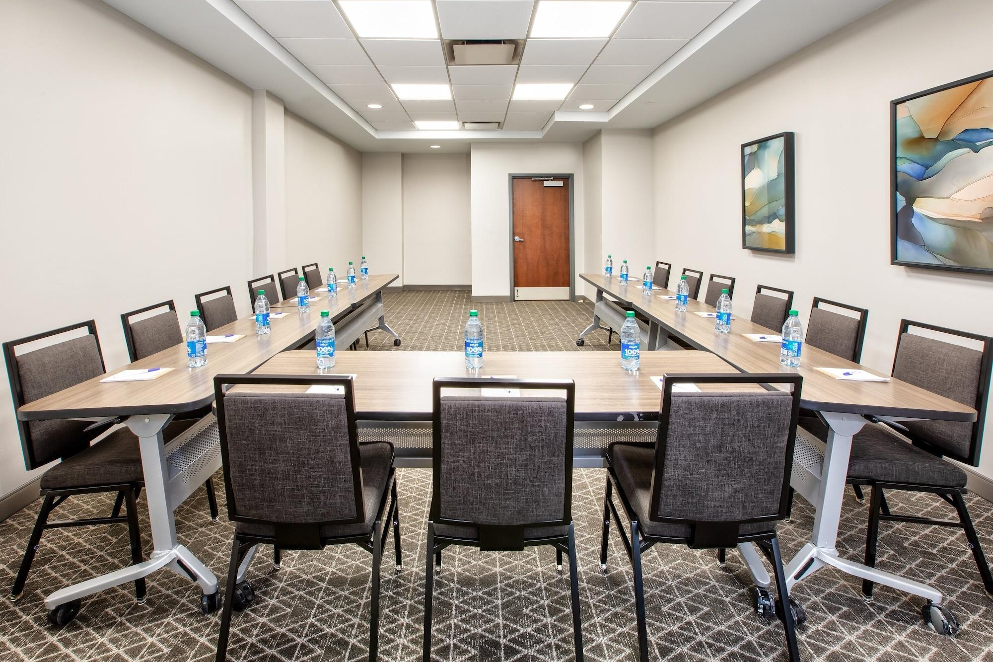Sala de Reuniones Candlewood Suites Cincinnati Northeast-Mason by IHG