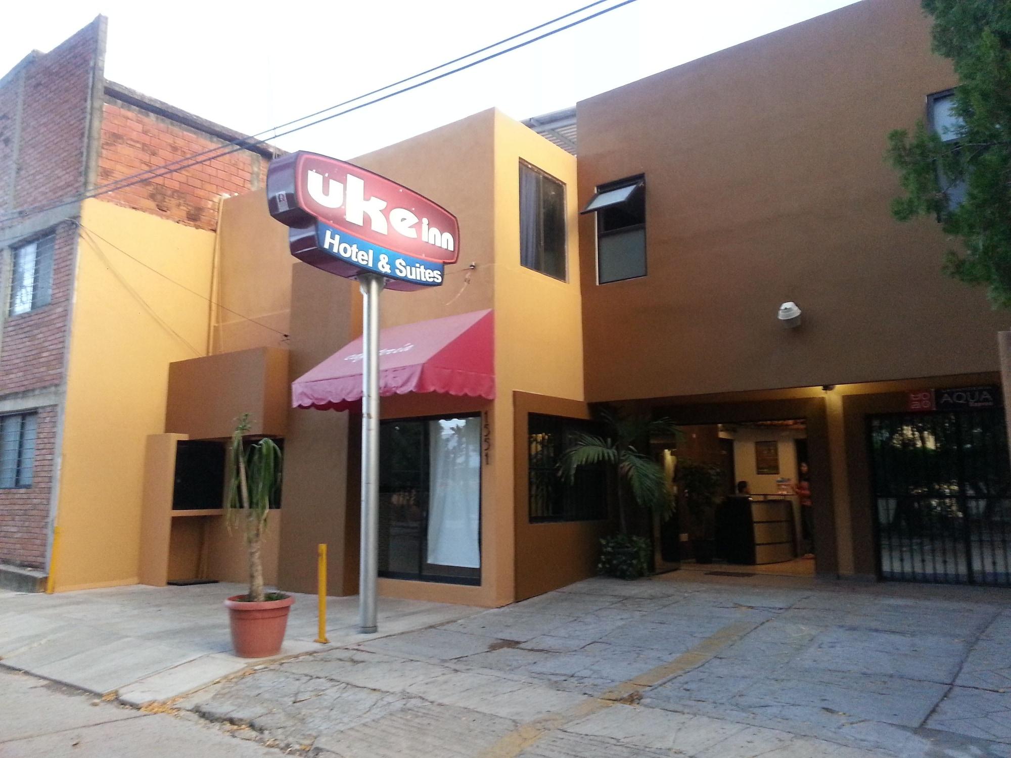 Vista Exterior Uke Inn Hotel & Suites