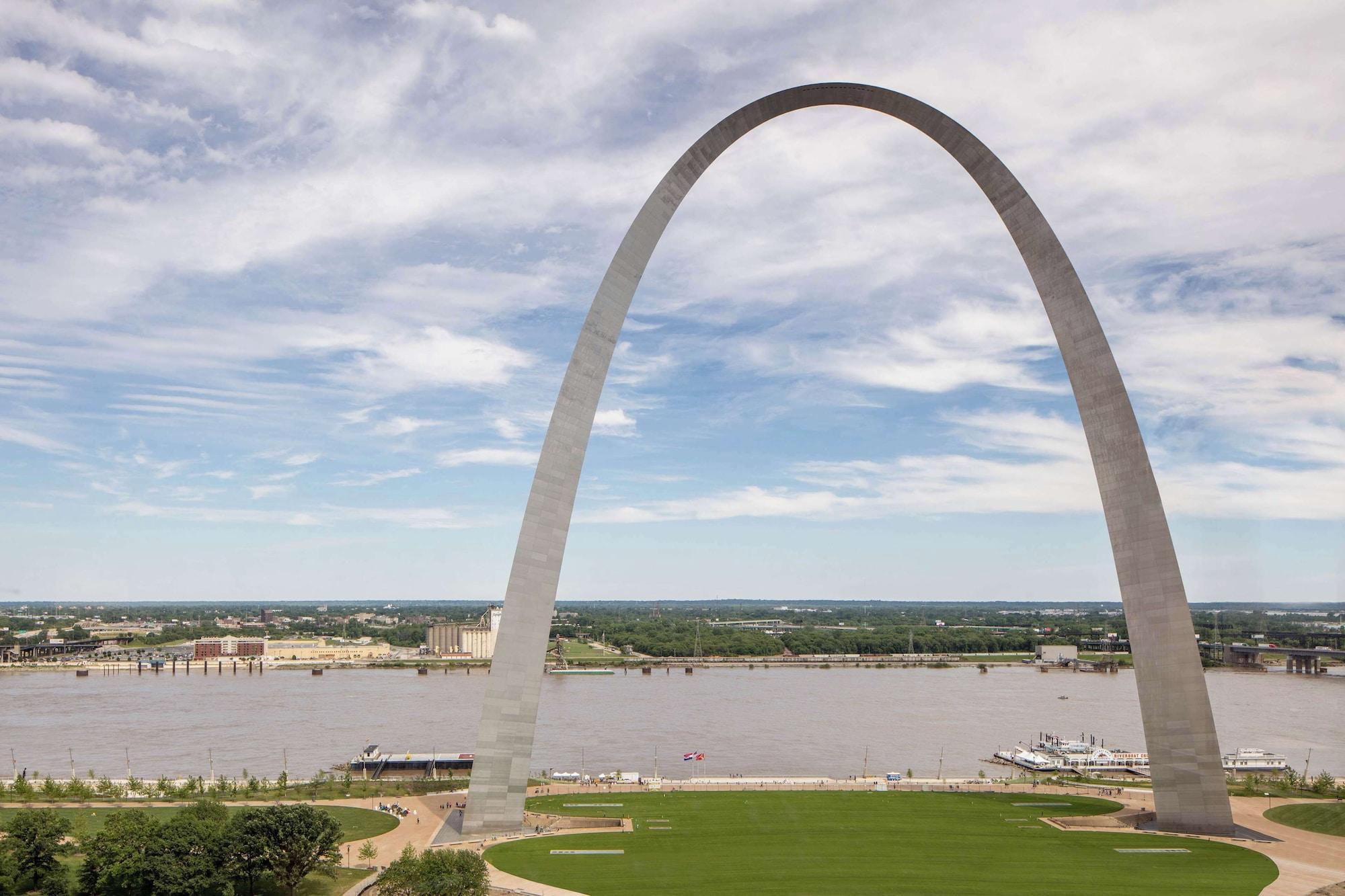 Vista Exterior Hyatt Regency St. Louis at The Arch