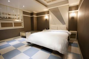 Alojamiento - Regency Hotel