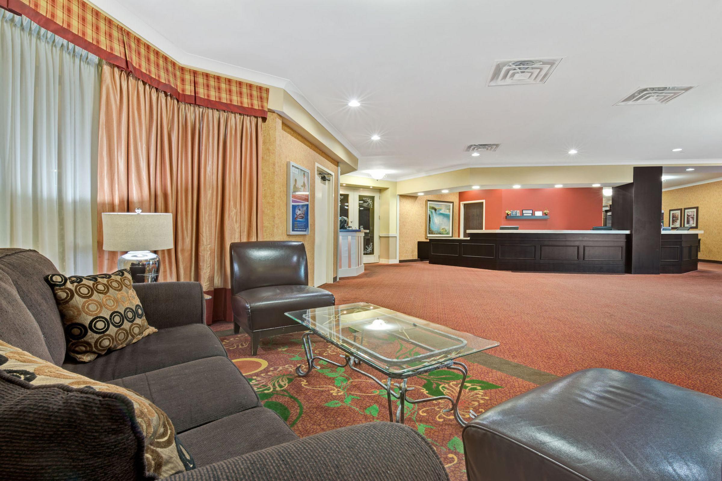 Vista Lobby Falls Lodge by the Falls