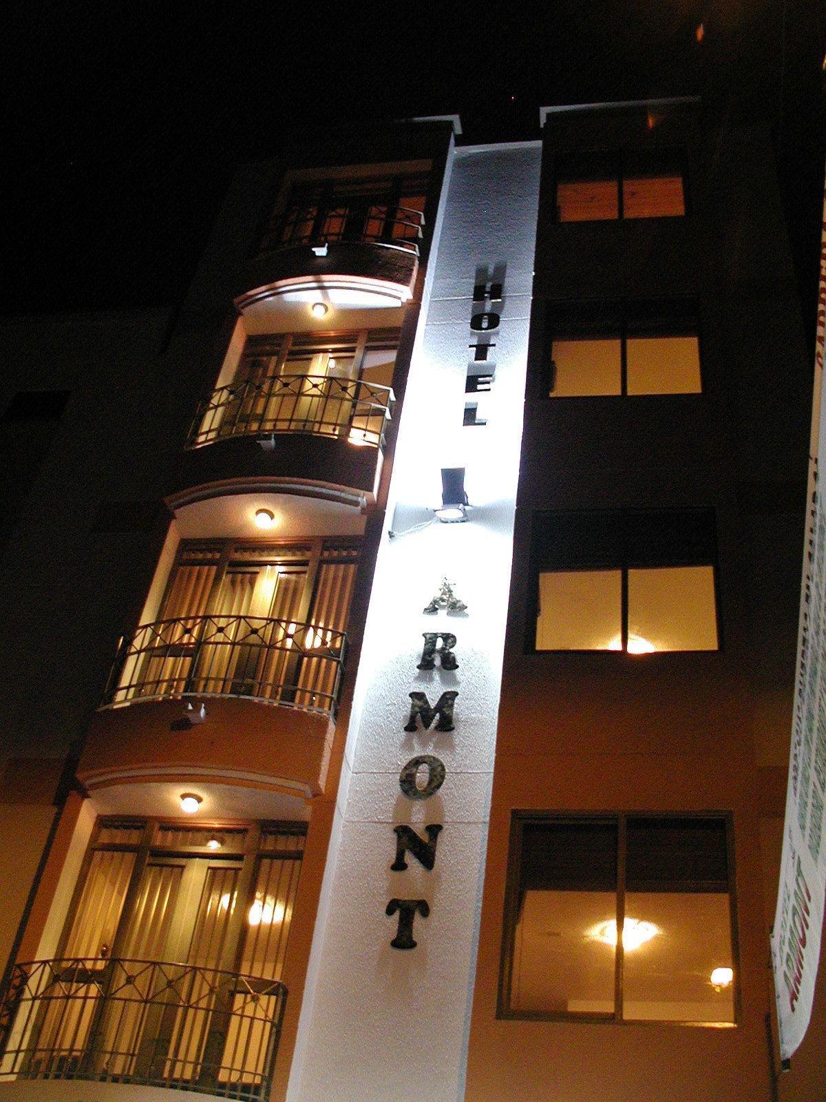 Vista Exterior Hotel Armont