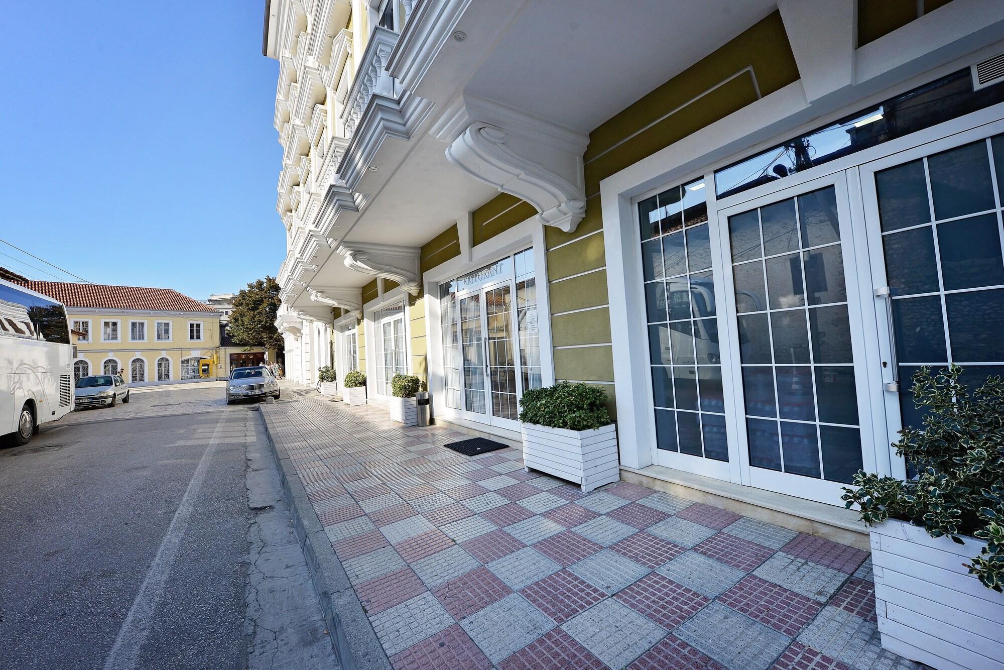 Vista Exterior Alis Hotel