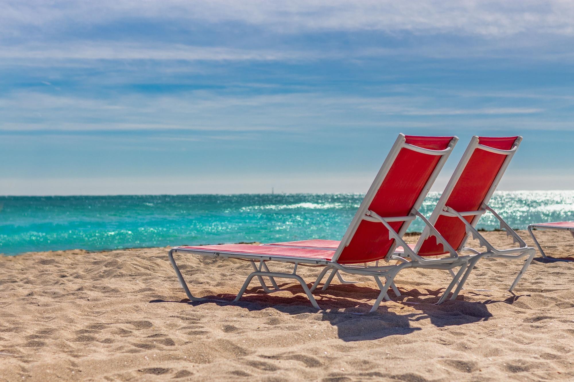 Vista Exterior Tropics Hotel