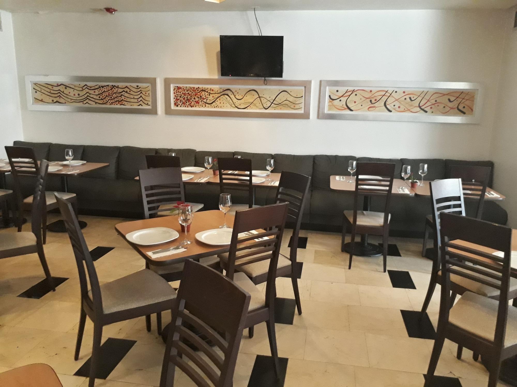 Restaurant Hotel & Suites PF