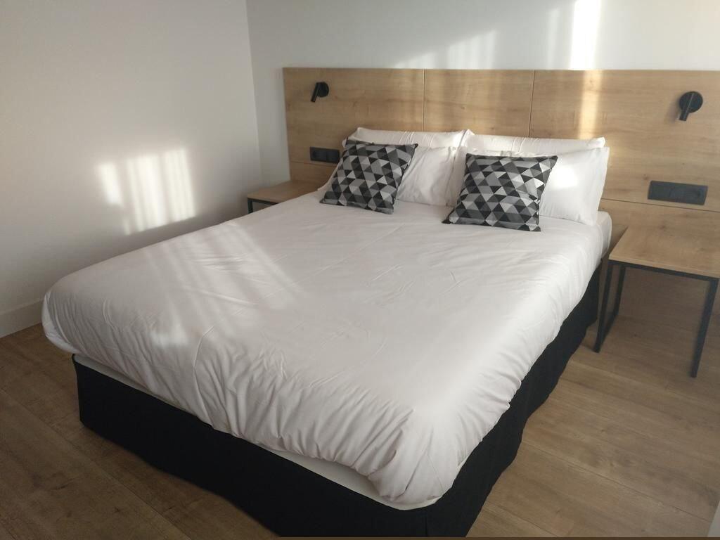 Varios Hotel Entrerailes
