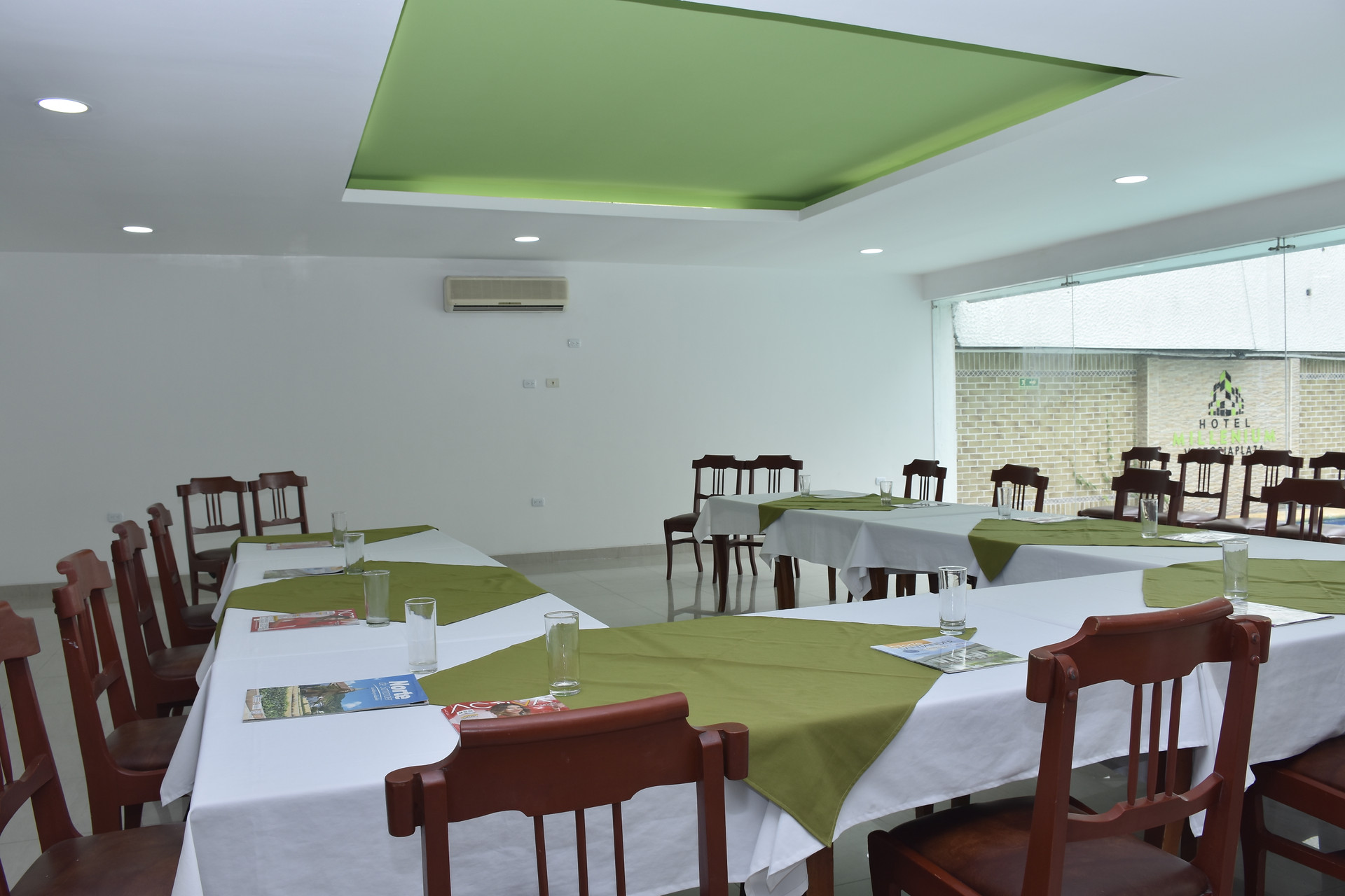 Sala de Reuniones HOTEL VICTORIA PLAZA MILLENIUM
