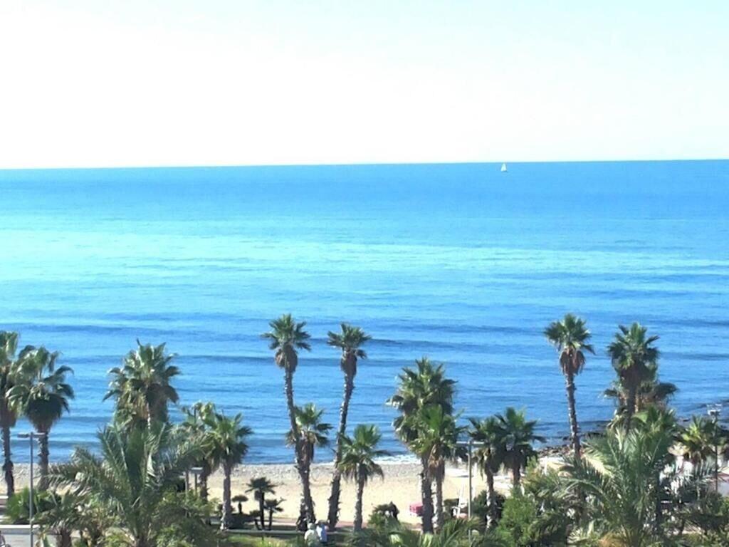 Playa La Marina B&B