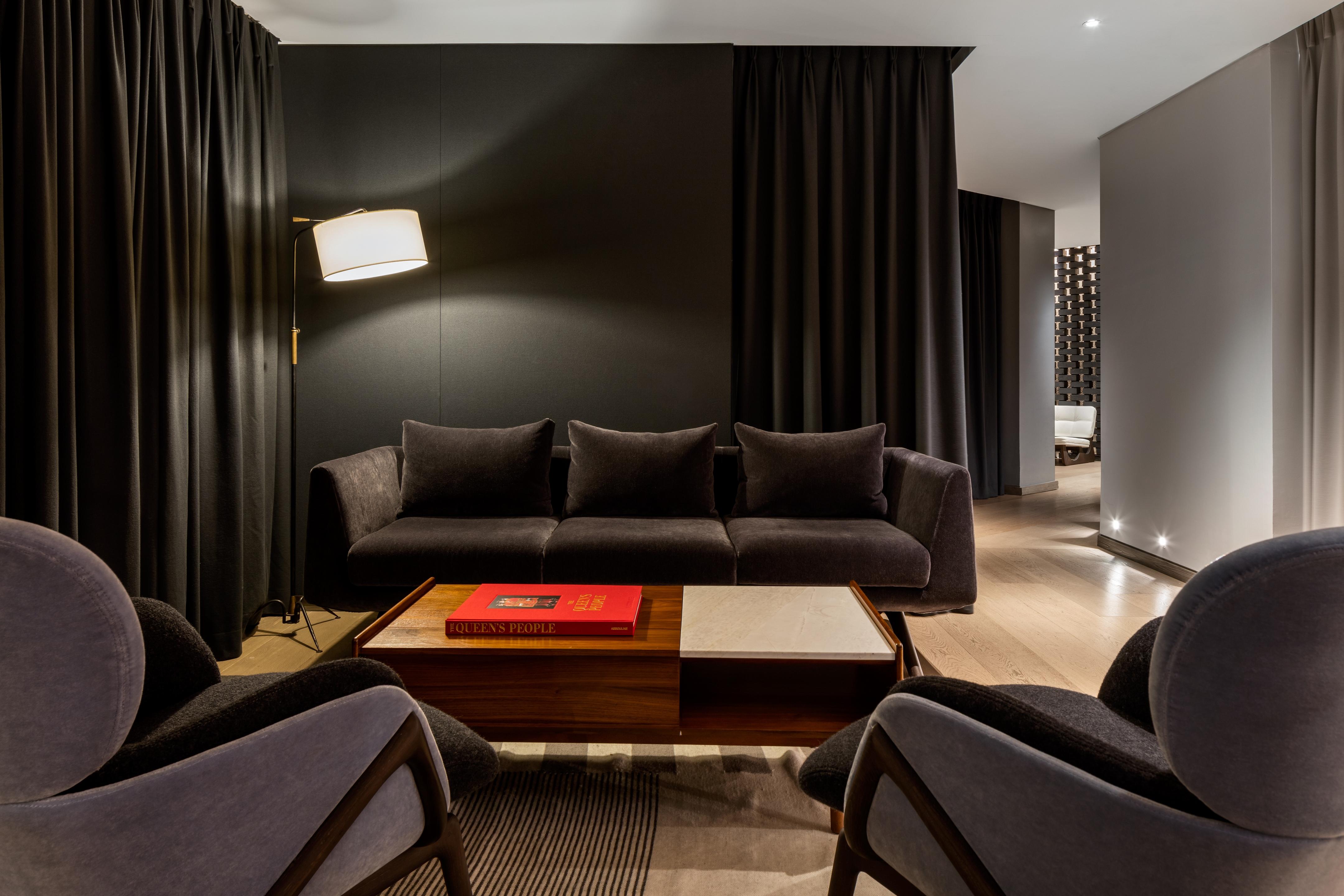 Vista Lobby Radisson Blu Hotel, London Mercer Street