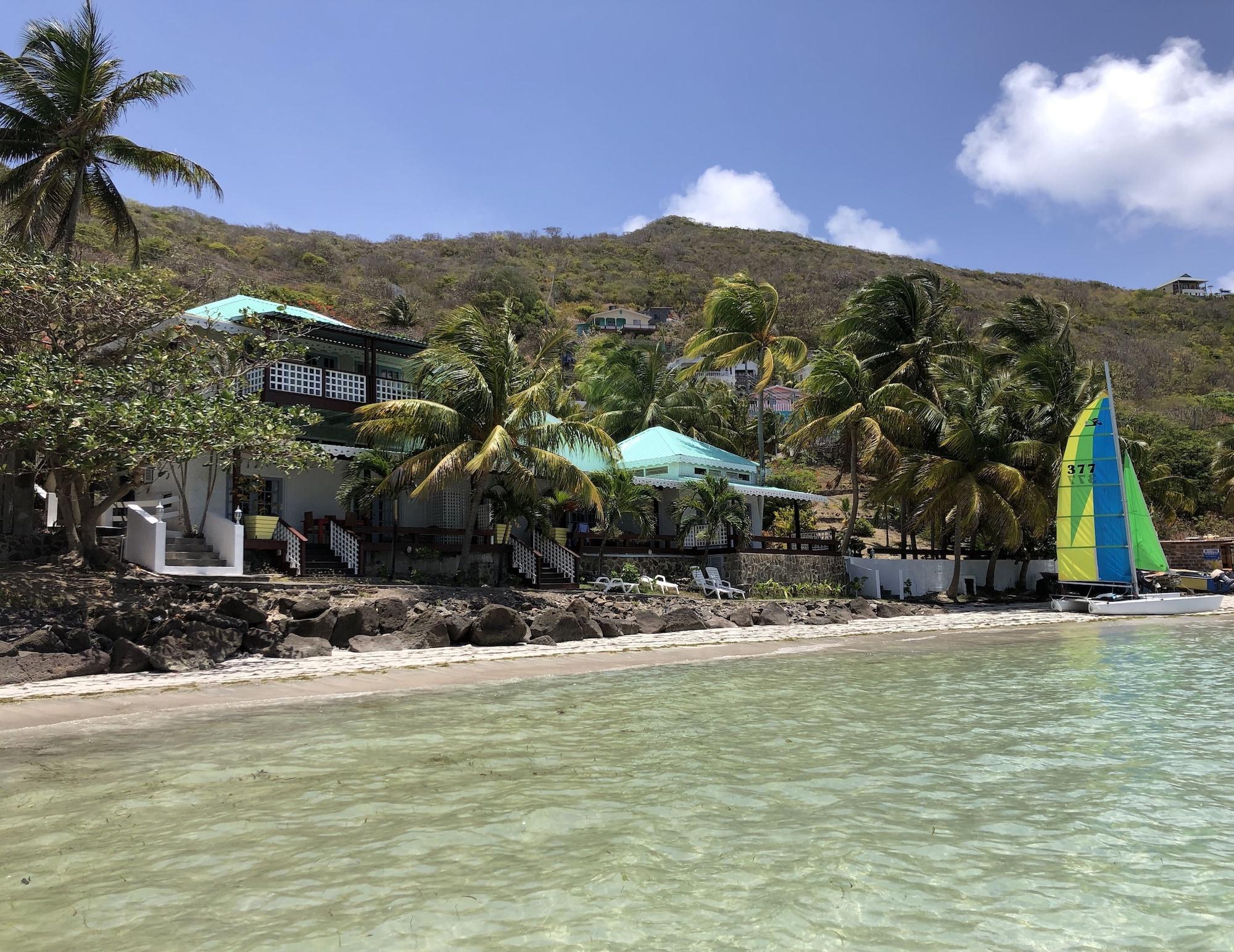 Vista Exterior Bequia Beachfront Villa Hotel