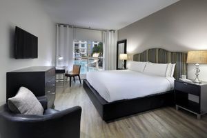 Alquiler Vacacional - TwoBedroom Pool View Apartment 10 mins from Disney