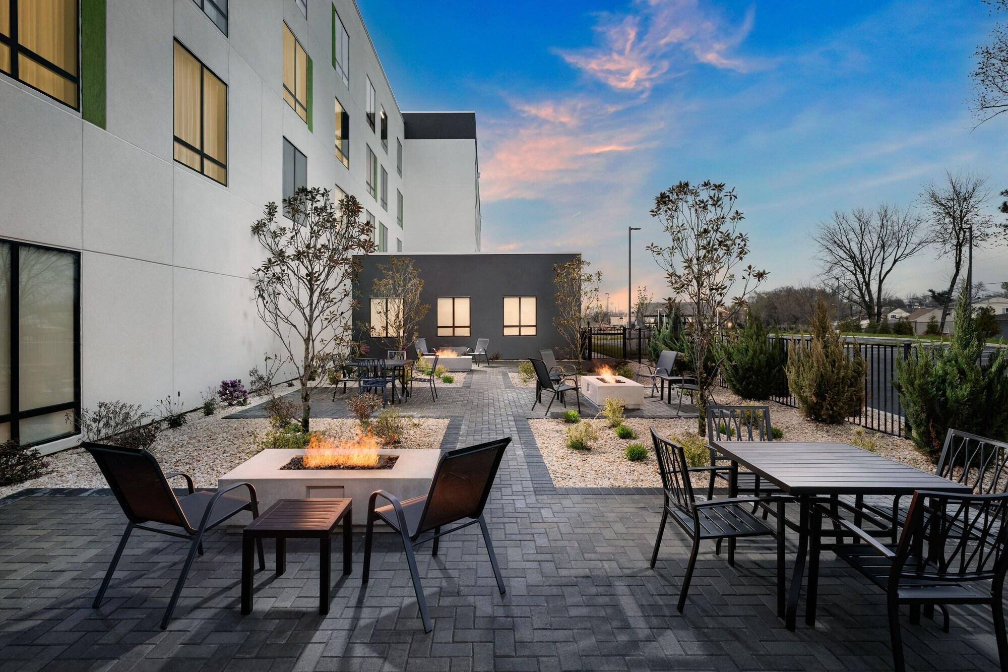 Comodidades del Alojamiento Courtyard By Marriott New Castle