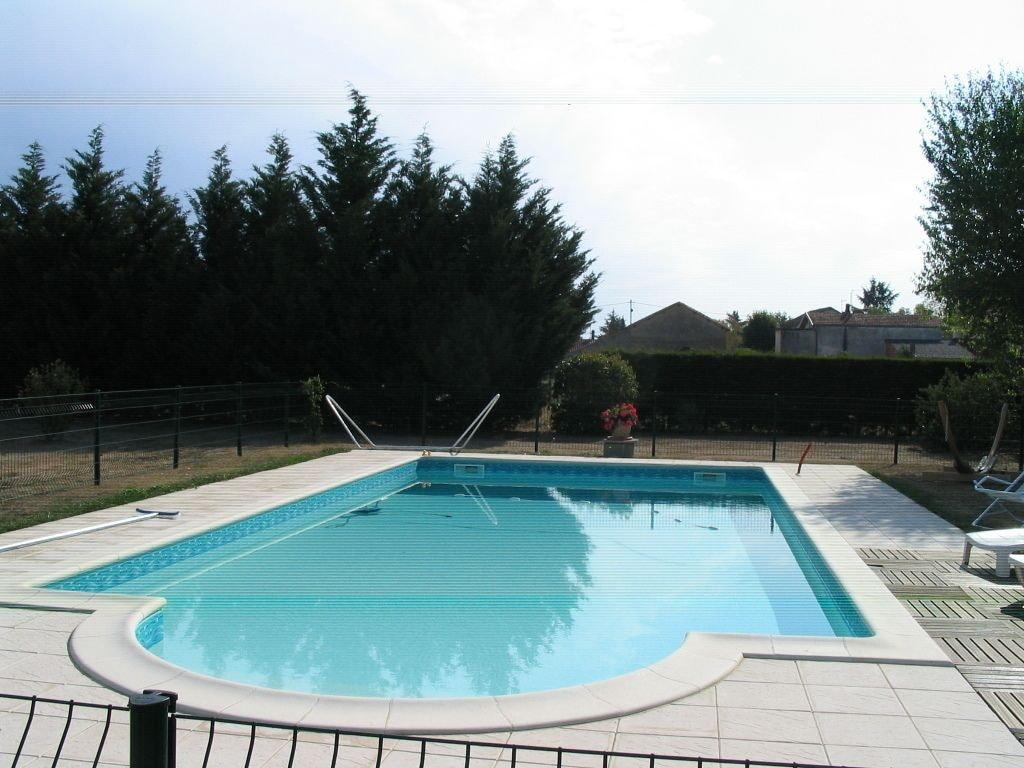 Vista Piscina Les Sureaux