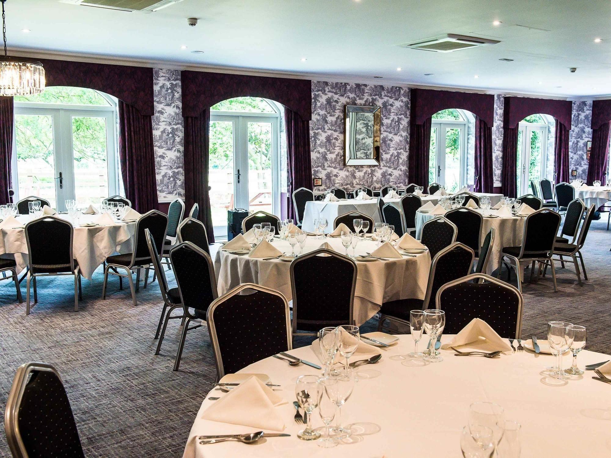 Sala de Reuniones Mercure Milton Keynes Parkside House