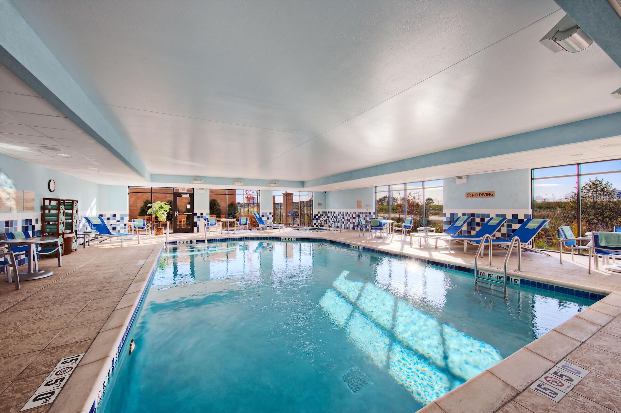 Vista Piscina TownePlace Suites by Marriott Joliet South