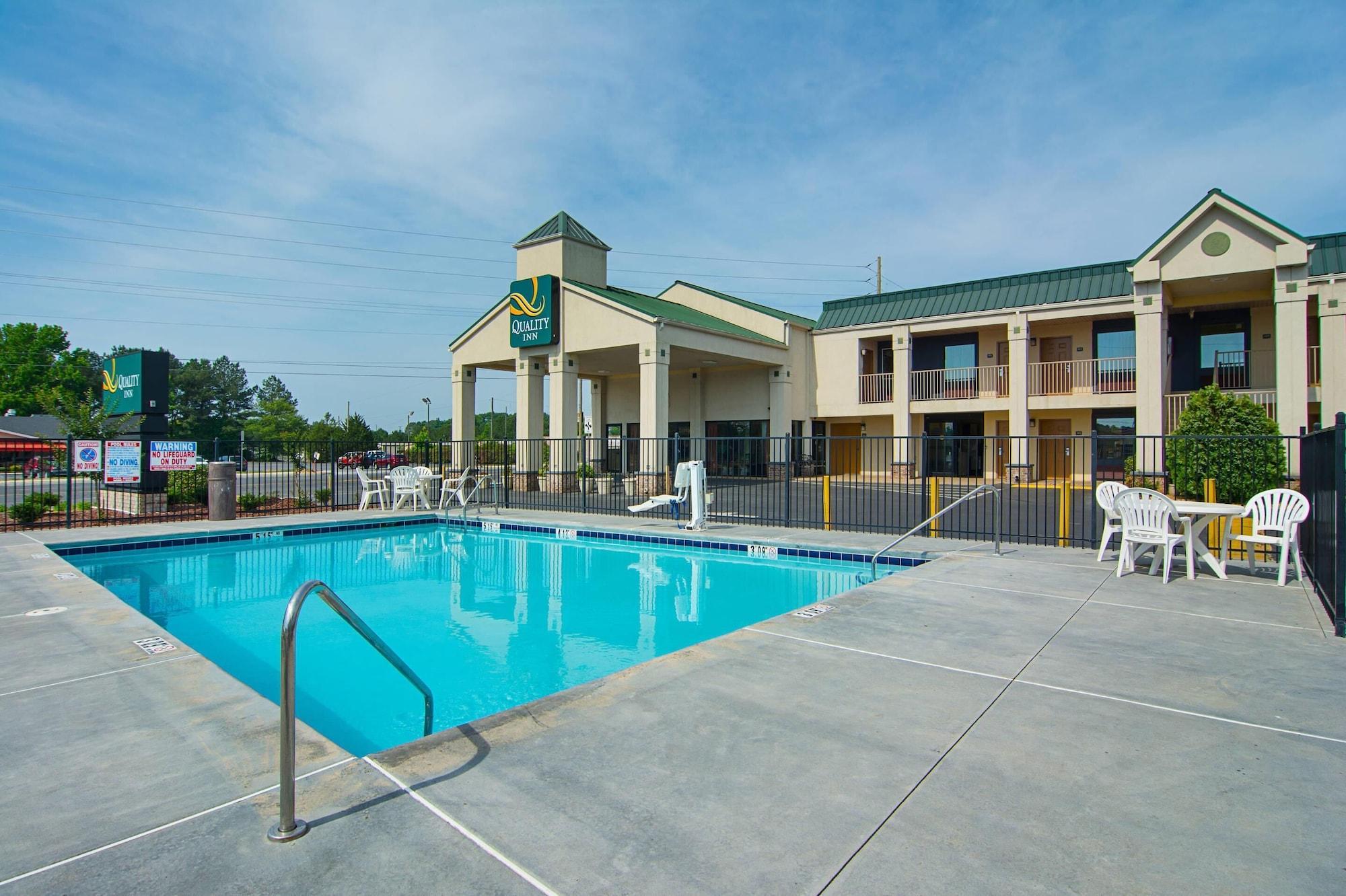 Vista Piscina Quality Inn Calhoun North I-75