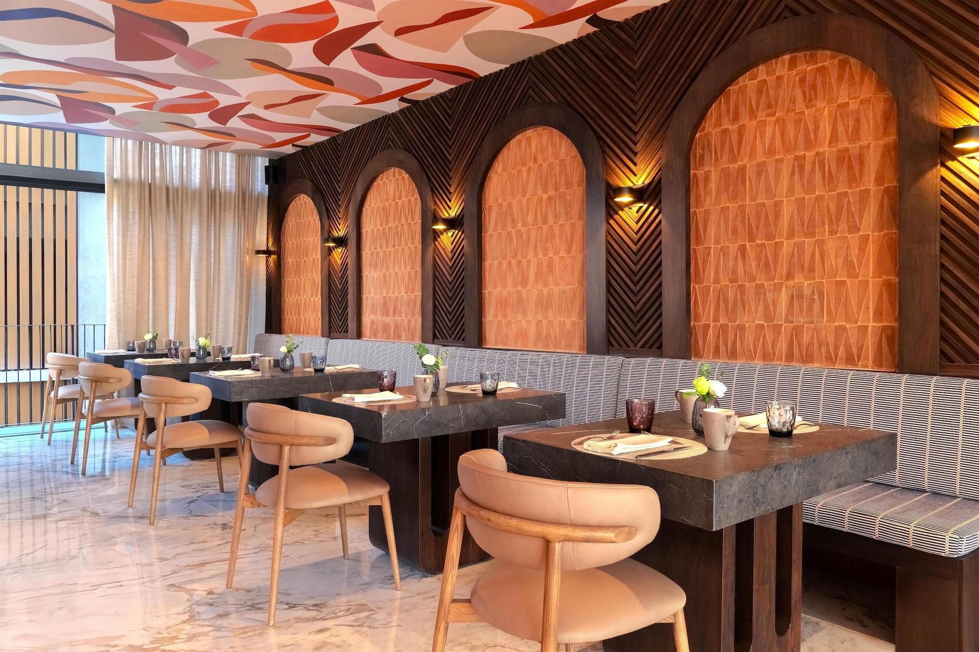 Restaurant NH Guadalajara Studios