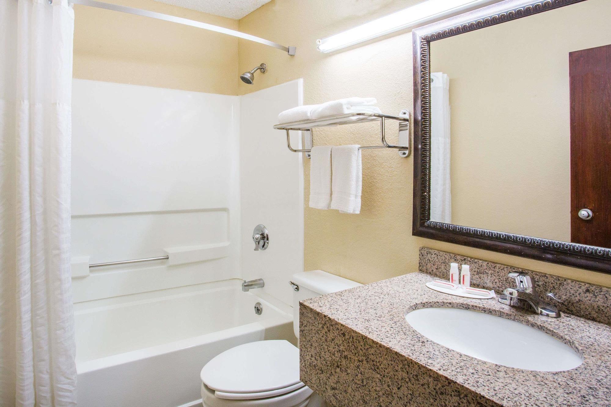 Equipamiento de Habitación Super 8 by Wyndham Harrisonburg