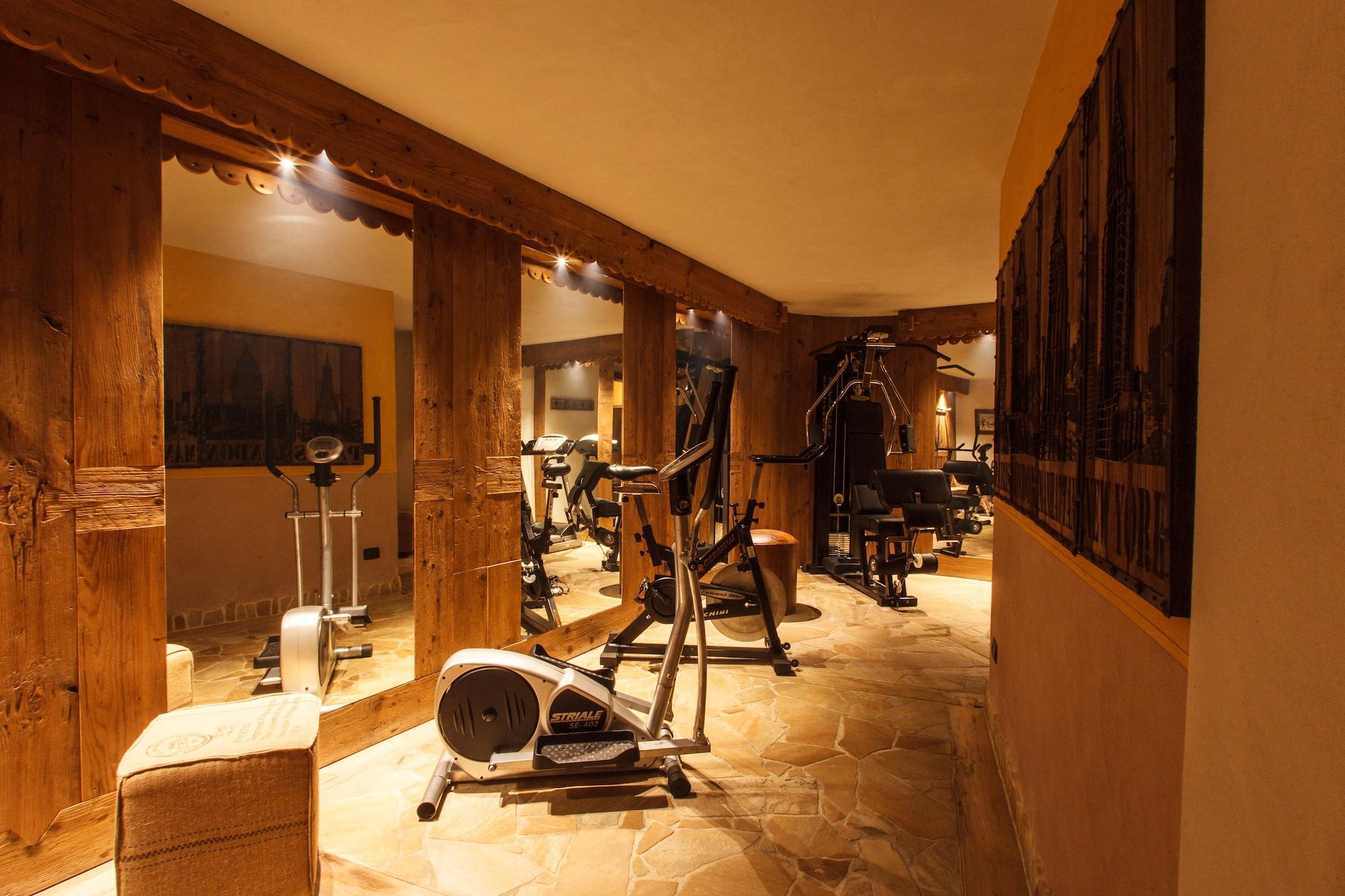 Gimnasio Hotel Au Coeur Des Neiges Spa & E-bike